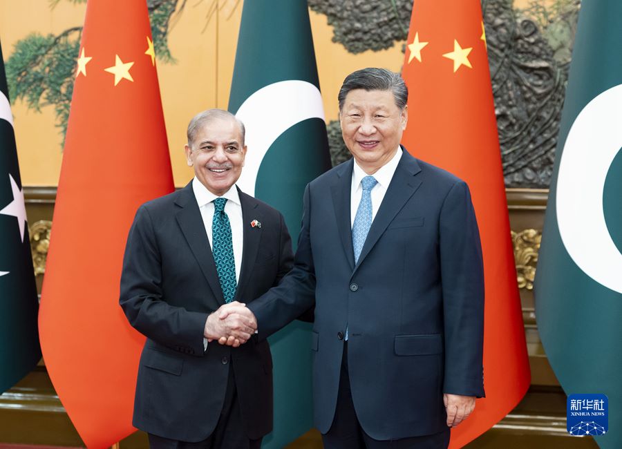 Xi Jinping incontra il Primo Ministro del Pakistan Shehbaz Sharif