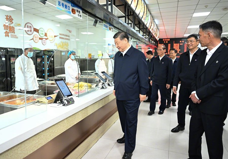 Xi Jinping in viaggio d'ispezione nel Qinghai