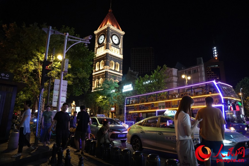 Romanticismo nelle notti di mezza estate a Tianjin