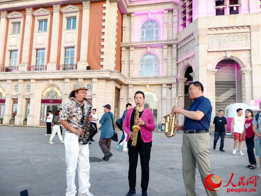 Romanticismo nelle notti di mezza estate a Tianjin