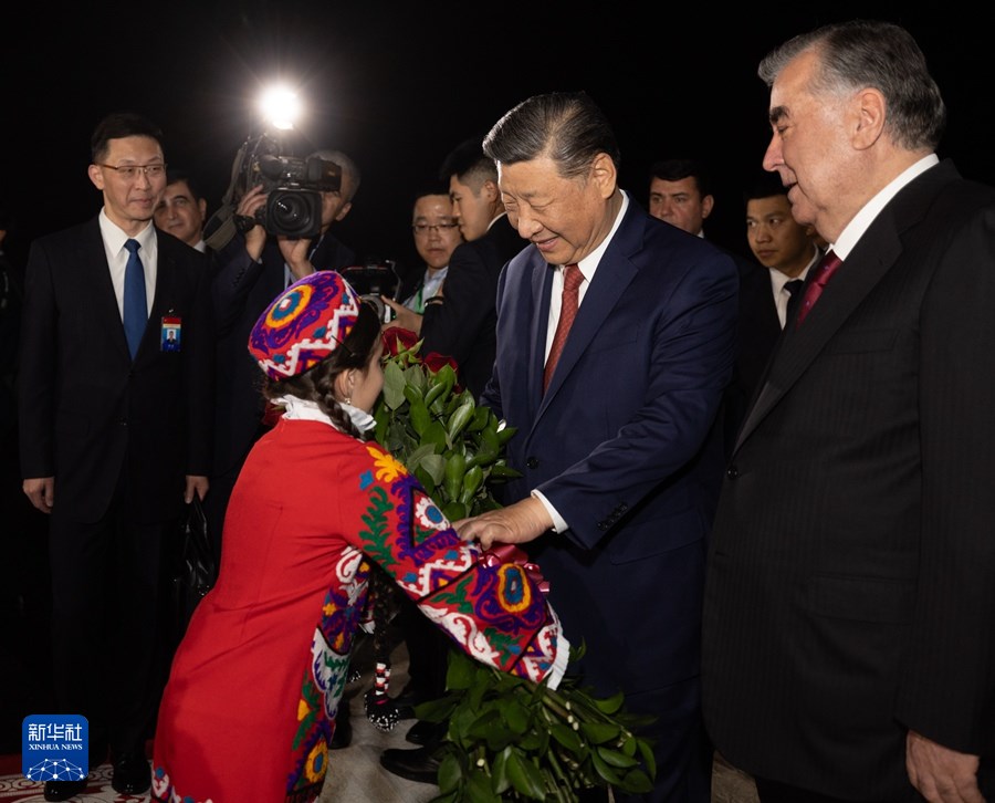 Xi Jinping giunto a Dushanbe per visita di Stato in Tagikistan