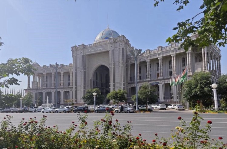 Facciata del Palazzo Nauruz, in Tagikistan. (Xing Xue/Quotidiano del Popolo)