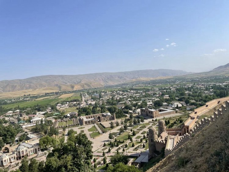 L'antica città di Gisar, situata a nord-ovest di Dushanbe in Tagikistan, ha una storia di oltre 3.000 anni. (Qu Song/Quotidiano del Popolo)