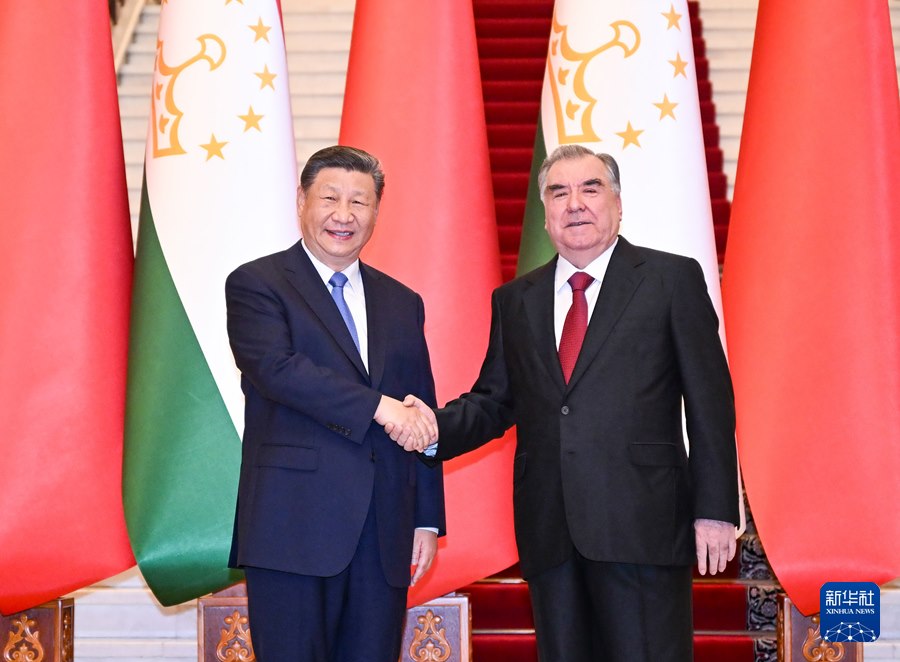 Colloquio tra Xi Jinping e il Presidente del Tagikistan Emomali Rahmon