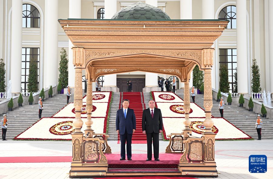 Colloquio tra Xi Jinping e il Presidente del Tagikistan Emomali Rahmon