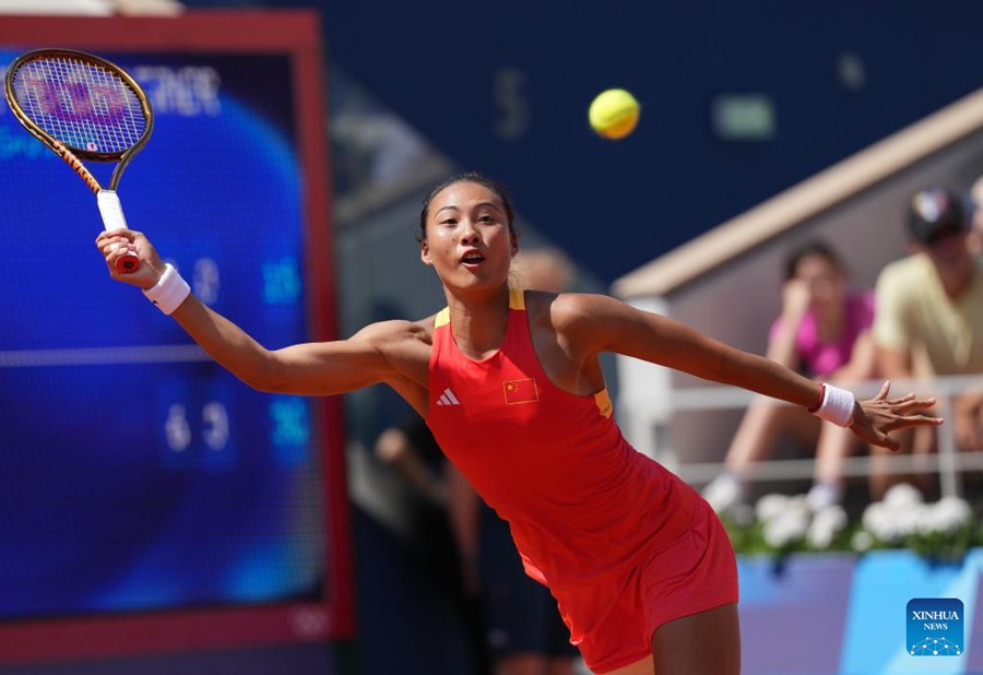 La cinese Zheng Qinwen scrive la storia raggiungendo la finale olimpica di tennis