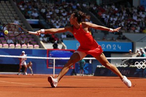 La cinese Zheng Qinwen scrive la storia raggiungendo la finale olimpica di tennis