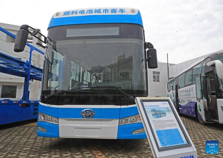 Un autobus a celle di combustibile presso la Mixwell Technology (Dalian) Co., Ltd. a Dalian, nella provincia del Liaoning, nel nord-est della Cina. (14 giugno 2024 – Xinhua/Yang Qing)