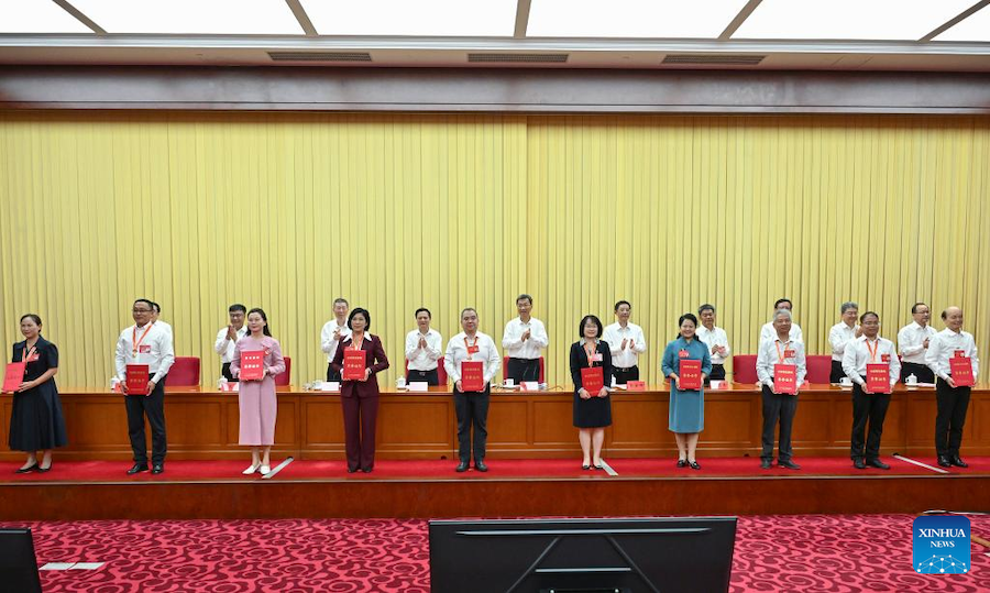 La Cina premia insegnanti modello e istituzioni educative in vista della Giornata degli Insegnanti