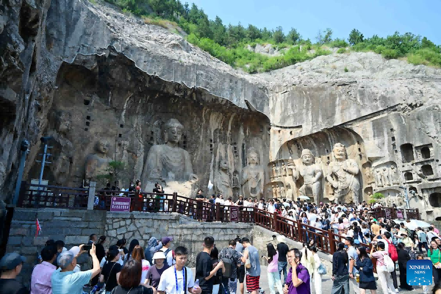 Aumento dei viaggi durante le vacanze della Festa di Metà Autunno in Cina