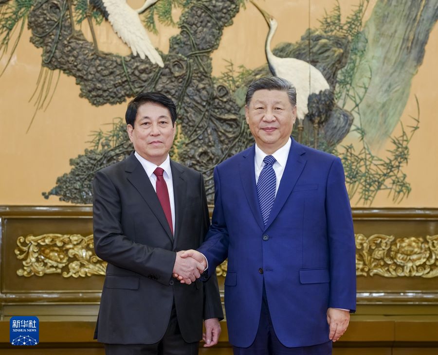 Xi Jinping incontra Luong Cuong, membro dell'Ufficio Politico del Comitato Centrale del Partito Comunista del Vietnam